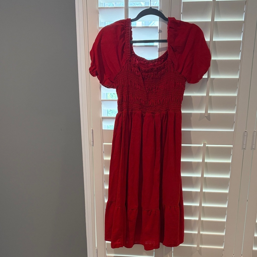 red puff sleeve dress